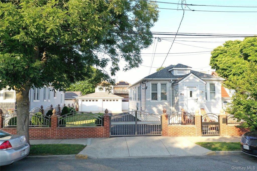 196 Hosmer Avenue, Bronx, NY 10465