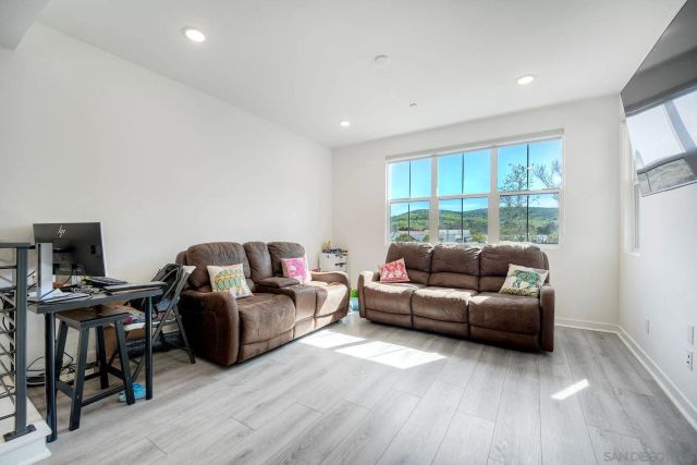 13087 Olympus Cir 2, Poway, CA 92064