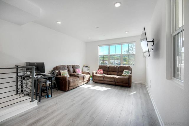 13087 Olympus Cir 2, Poway, CA 92064