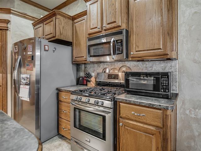 10700 NW 40th Street, Yukon, OK 73099