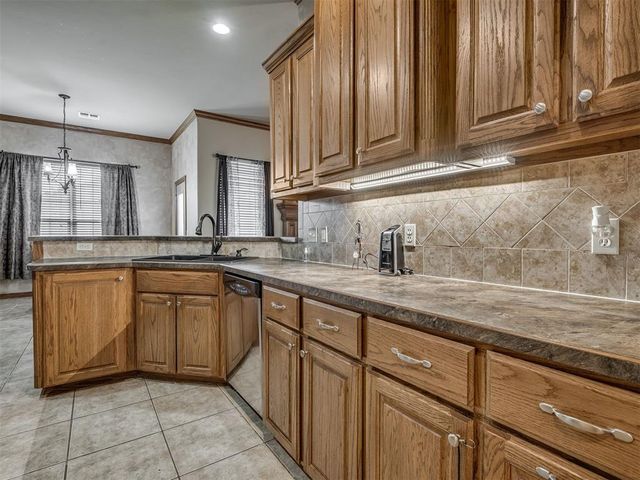 10700 NW 40th Street, Yukon, OK 73099