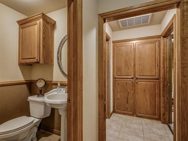 10700 NW 40th Street, Yukon, OK 73099