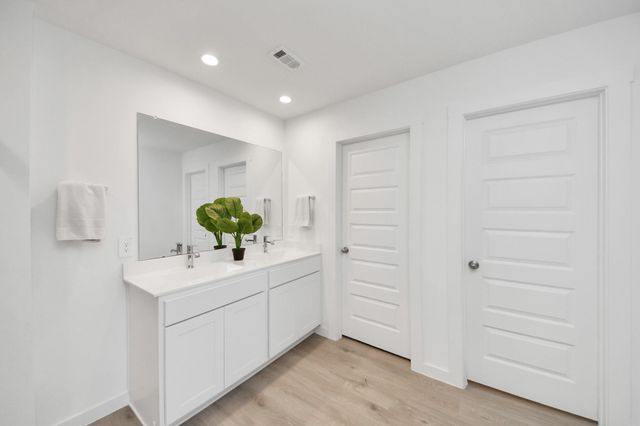 4946 Pine Haven Lane, Fresno, TX 77545