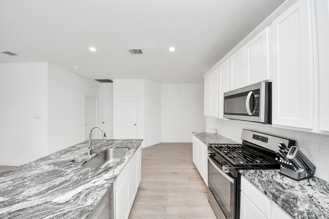 4946 Pine Haven Lane, Fresno, TX 77545