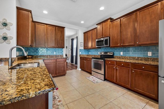 9634 OAK GLADE AVENUE, Tampa, FL 33647