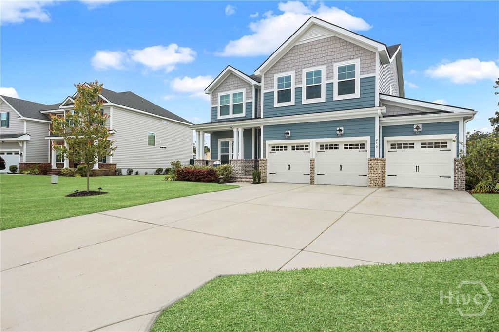 Image 4 of property listing at 246 Wexford Drive, Richmond Hill, GA 31324