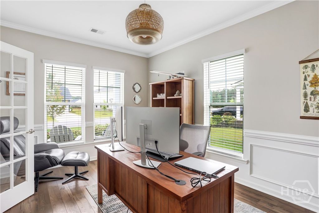 Image 8 of property listing at 246 Wexford Drive, Richmond Hill, GA 31324