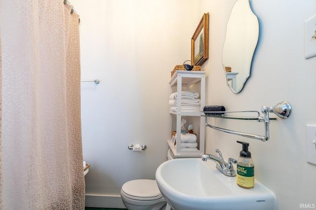 813 W Kirkwood Avenue, Bloomington, IN 47401