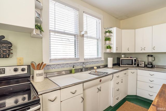 813 W Kirkwood Avenue, Bloomington, IN 47401