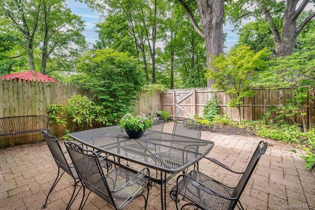 30 Pondview Road K, Rye, NY 10580