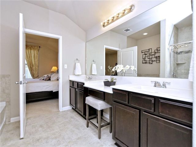 409 Landing LN, Leander, TX 78641