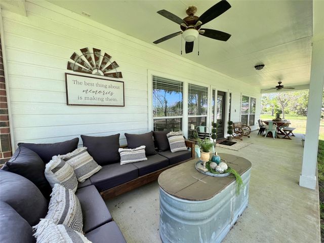 4916 County Road 819, Brazoria, TX 77422