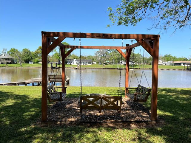 4916 County Road 819, Brazoria, TX 77422