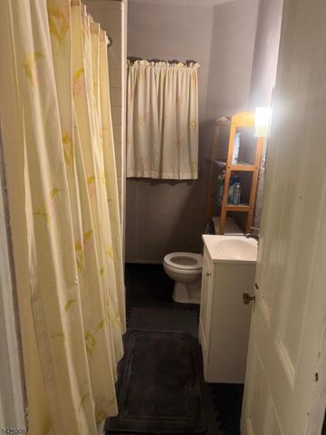 125 Washington St, East Orange City, NJ 07017