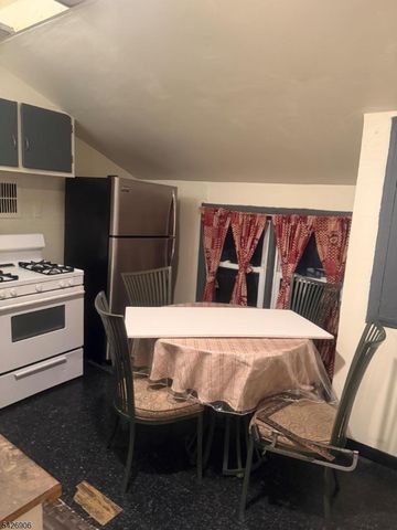 125 Washington St, East Orange City, NJ 07017