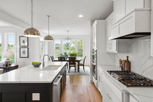 5830 Freeland Bay N, Hugo, MN 55038