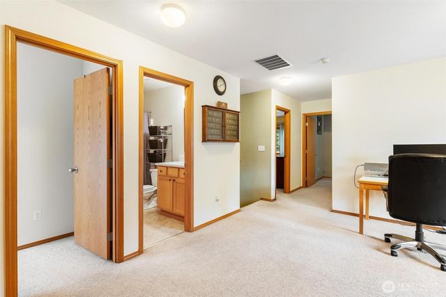 23425 SE 261st Court, Maple Valley, WA 98038