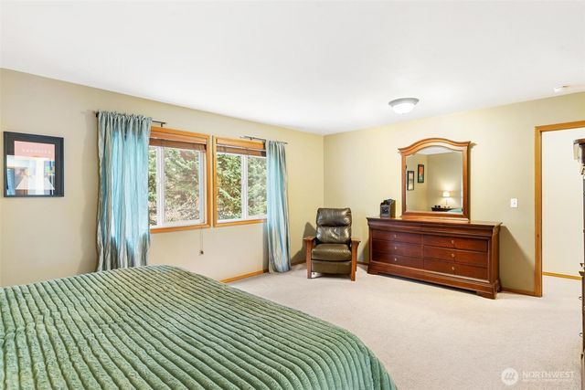 23425 SE 261st Court, Maple Valley, WA 98038