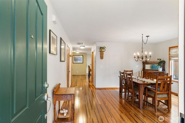 23425 SE 261st Court, Maple Valley, WA 98038