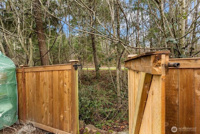 23425 SE 261st Court, Maple Valley, WA 98038