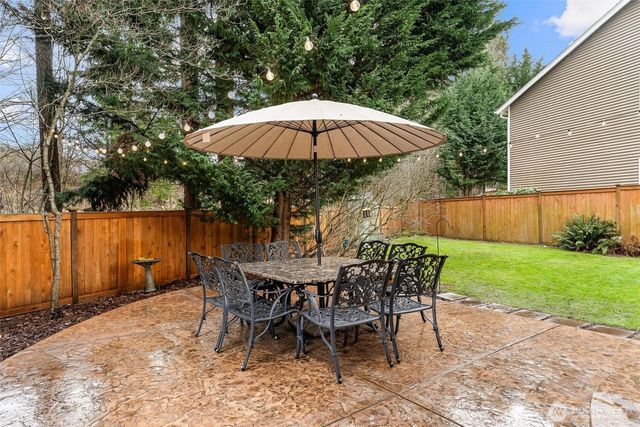 23425 SE 261st Court, Maple Valley, WA 98038