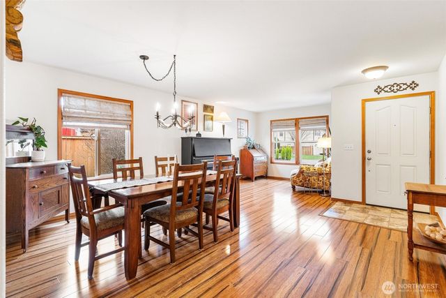 23425 SE 261st Court, Maple Valley, WA 98038