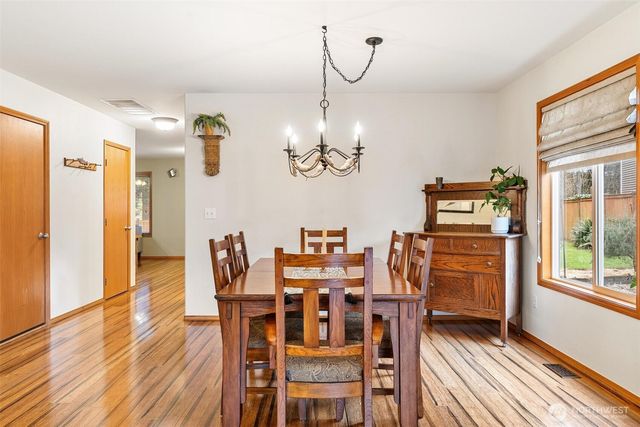 23425 SE 261st Court, Maple Valley, WA 98038