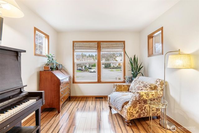 23425 SE 261st Court, Maple Valley, WA 98038