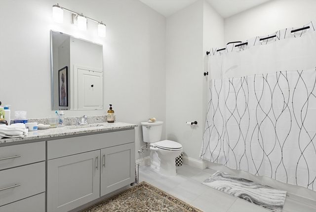 3307 Briarwood Vlg 3307, Clinton, MA 01510