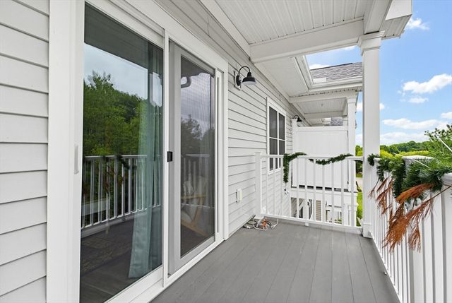 3307 Briarwood Vlg 3307, Clinton, MA 01510