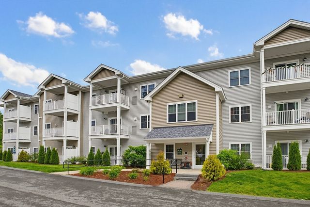 3307 Briarwood Vlg 3307, Clinton, MA 01510