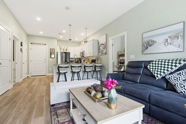 3307 Briarwood Vlg 3307, Clinton, MA 01510
