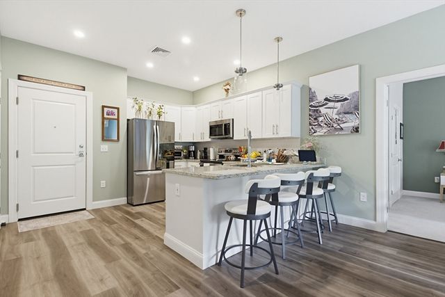 3307 Briarwood Vlg 3307, Clinton, MA 01510