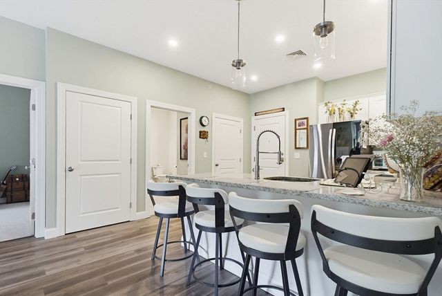 3307 Briarwood Vlg 3307, Clinton, MA 01510