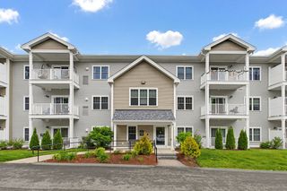 3307 Briarwood Vlg 3307, Clinton, MA 01510