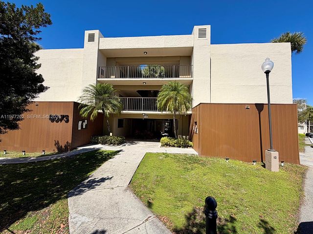 8075 SW 107th Ave 219, Miami, FL 33173