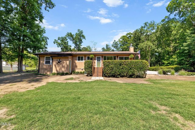 1704 Bowling Road, Fuquay Varina, NC 27526