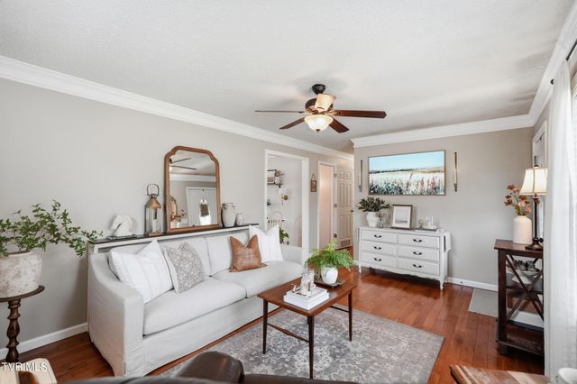 102 Clovercroft Drive, Jonesborough, TN 37659