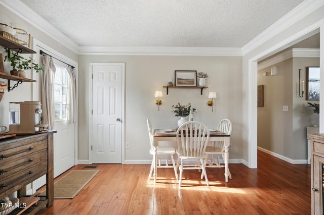 102 Clovercroft Drive, Jonesborough, TN 37659