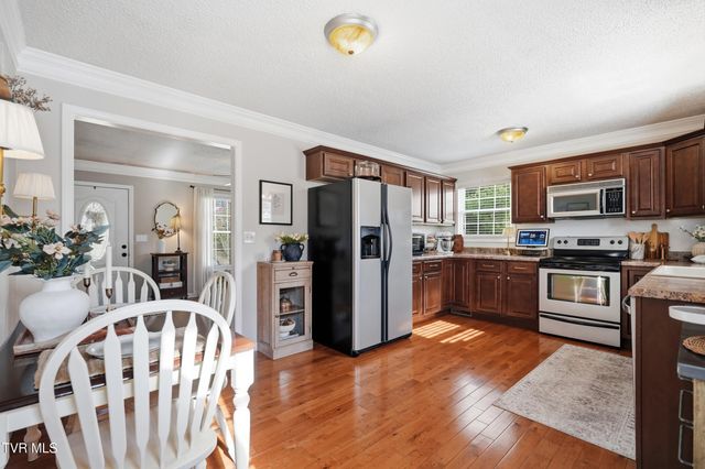 102 Clovercroft Drive, Jonesborough, TN 37659