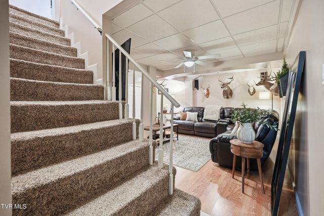 102 Clovercroft Drive, Jonesborough, TN 37659