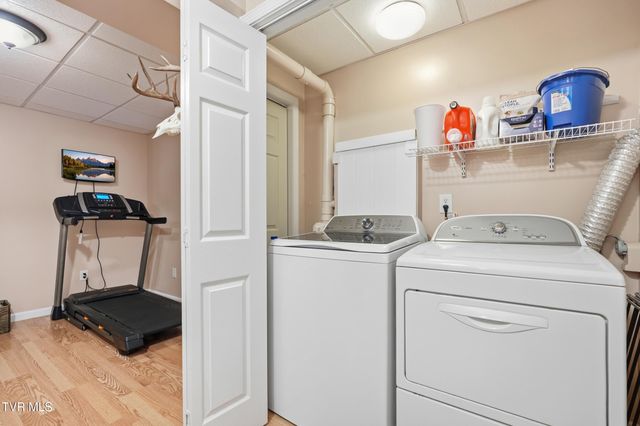 102 Clovercroft Drive, Jonesborough, TN 37659