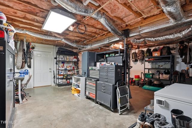 102 Clovercroft Drive, Jonesborough, TN 37659