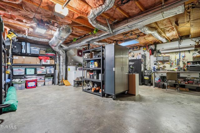 102 Clovercroft Drive, Jonesborough, TN 37659