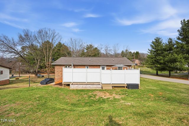102 Clovercroft Drive, Jonesborough, TN 37659