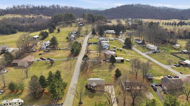 102 Clovercroft Drive, Jonesborough, TN 37659