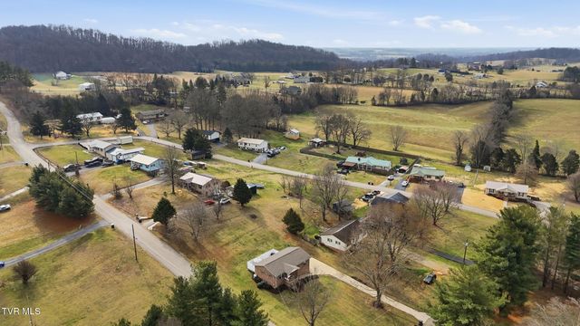 102 Clovercroft Drive, Jonesborough, TN 37659