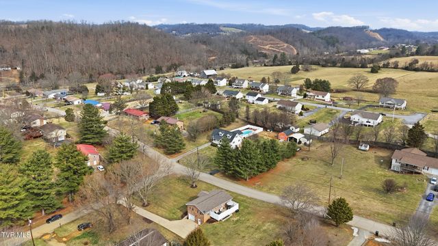 102 Clovercroft Drive, Jonesborough, TN 37659