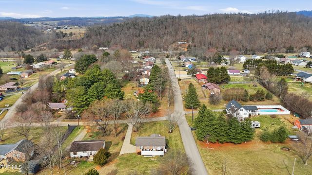 102 Clovercroft Drive, Jonesborough, TN 37659