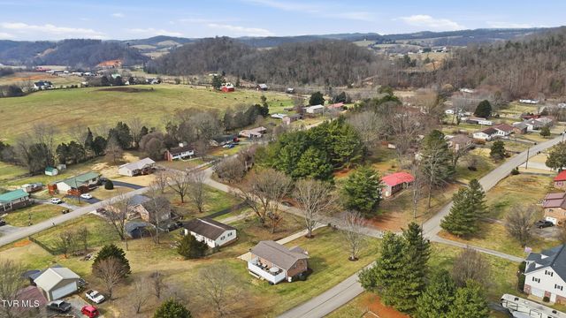 102 Clovercroft Drive, Jonesborough, TN 37659